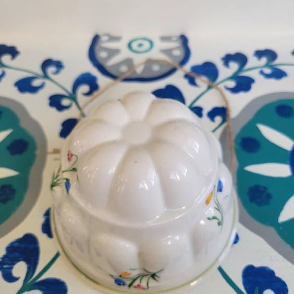 Vintage Porcelain Made in Italy Mold Hall Hanging - XPosted